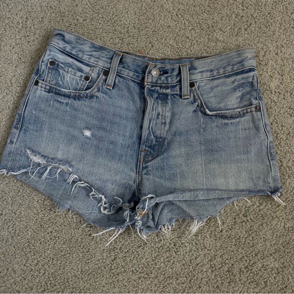 Women's LEVIS Premium Indigo Blue Distressed DENIM Faded CUT OFF Jean SHORTS 27 - Picture 2 of 7
